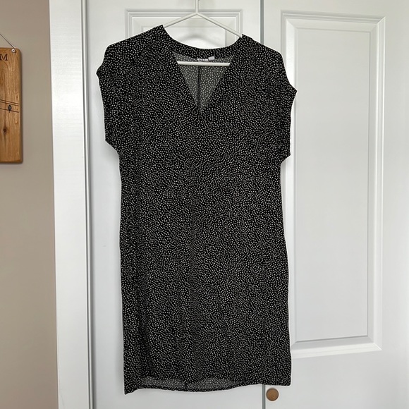 GAP Black Dress with small polka dot Rayon V-neck with Pockets Size Small - Picture 1 of 5